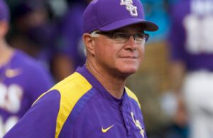 Cómo el ex entrenador de béisbol de LSU Paul Mainieri está yendo en Carolina del Sur