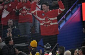 Por qué los fanáticos de los deportes canadienses están abucheando el himno nacional de los Estados Unidos antes de los juegos