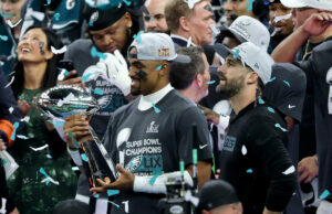 Eagles Top Chiefs para ganar Super Bowl, dirigido por Jalen Hurts y una brillante actuación defensiva