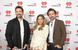 Danielle Fishel Spars con el antiguo copro