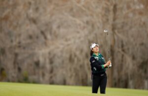 Kim se aferra a liderar en la apertura de temporada de LPGA