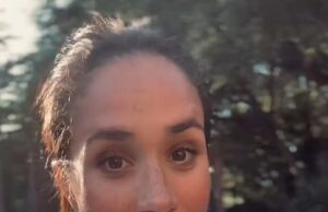 Etiqueta de ropa independiente de Nueva York con el mismo nombre que el de Meghan Markle, como siempre, suplicó el apoyo cuando los fanáticos atacaron en el cambio de marca 'Royally Scandalous'