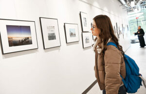 La exhibición de fotos muestra la visión del mundo de FRiar | Noticias, deportes, trabajos
