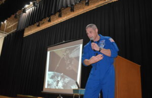 El astronauta describe la vida fuera de este mundo | Noticias, deportes, trabajos