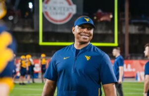 Scott nombró al avance de los negros en la lista de vigilancia de los entrenadores de fútbol deportivo