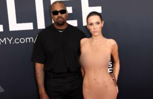 Bianca Censori camina alfombra de Grammys desnuda con Kanye West