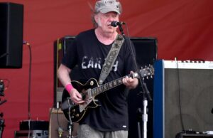 Neil Young anuncia 2025 'Love Earth' World Tour