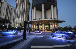 Los fabricantes de automóviles están incursionando en asociaciones de estilo de vida para los compradores de Woo Gen Z