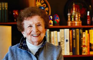 Al acercarse a un siglo de vida, la mujer ofrece consejos para un estilo de vida completo