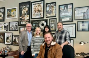 Matt Lang Signs con Anthem Entertainment (exclusivo)