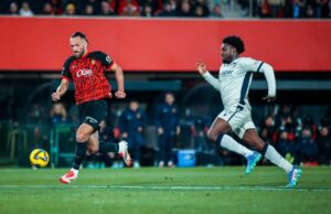 Los extraños en la raza europea llegan al estancamiento del tiempo de detención