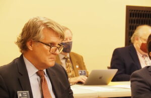 Artes, entretenimiento, negocios convergen en un intento de asegurar los incentivos de producción cinematográfica de Kansas • Kansas Reflector