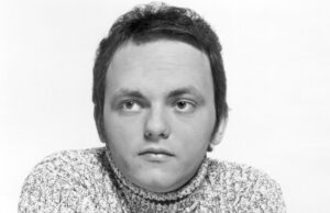 El cantante de 'Sad Eyes' que cubrió 'The Lion Sleeps Tonight' fue de 79