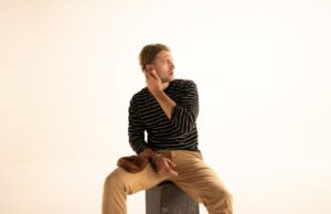 Ryan Hurd firma con el entretenimiento central para la gerencia