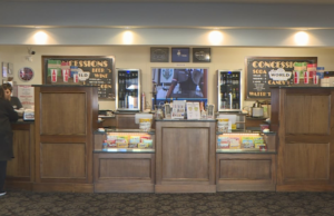 World Theatre recibe anual 'Big Game Watch Party'