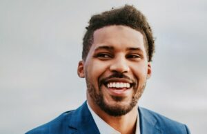 Jarnell Stokes Signos con Evoke Entertainment