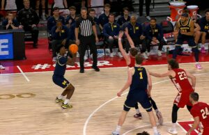 LJ Cason drena un embrague de 3 puntos para ayudar al sello No. 15 de la victoria de Michigan sobre Nebraska
