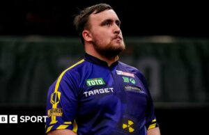 Resultados de Darts World Masters: Luke Littler y Stephen Bunting vencieron en cuartos de final