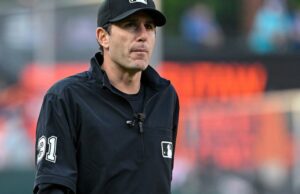 Árbitro Pat Hoberg despedido por MLB por compartir cuentas de juego deportivo con un amigo que apostan por el béisbol
