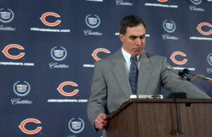 Dick Jauron, ex entrenador en jefe de los Bears y Bills, muere a los 74 años