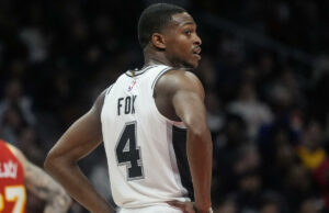 El triple ganador del juego de De'aaron Fox llega una fracción de un segundo demasiado tarde