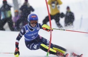 Mikaela Shiffrin lidera la primera carrera en un slalom de la Copa Mundial a la vista de la victoria número 100