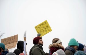 Investigadores que estudian LGBTQ+ personas dicen que el trabajo es limitado después de que Trump ordena