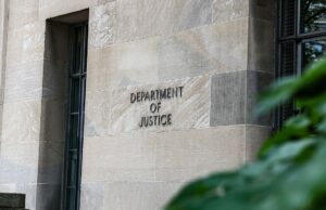 La administración Trump está transfiriendo prisioneros trans a viviendas basadas en el sexo asignado