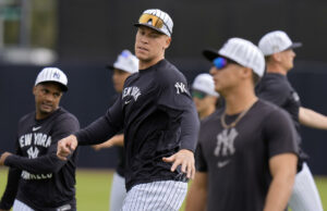 Con el cambio en la política del cabello facial, los Yankees y el propietario Hal Steinbrenner muestran disposición para adaptarse, reconocimiento de la realidad