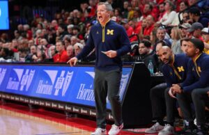 Dusty May, Michigan acepta la extensión del contrato en medio de la búsqueda de entrenamiento de baloncesto de Indiana