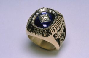 El lanzador de práctica de bateo de los Dodgers desde hace mucho tiempo tiene dos anillos de la Serie Mundial robados