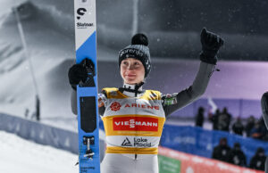 Prevc gana la histórica copa mundial del lago placid después de los retrasos del clima