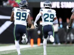 Los jugadores profesionales discuten los Seahawks DL Leonard Williams 'Pick-Six