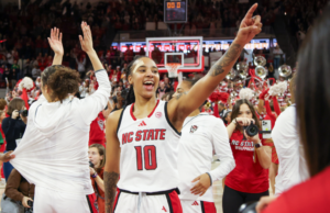 Notre Dame vs. NC State Score: Wolfpack Storg Irish en doble OT para romper la racha ganadora de 19 juegos
