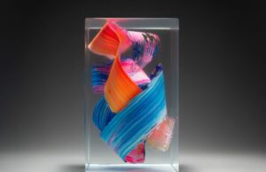 Las pinceladas vibrantes flotan en cubos de resina en la oda escultórica de Fabian Oefner a la pintura – Colosal