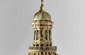 De pequeñas tiras de cartón, Greg Olijnyk Fashions Monumentos fantásticos – Colossal