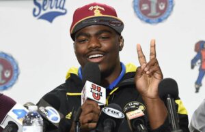 Día de la firma nacional tal como lo sabíamos está muerto, y su declive es un mal oso para el futuro del fútbol universitario