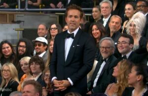 VIDEO: Ryan Reynolds se burla de Legal Battle durante 'SNL' Especial