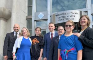 Los estudiantes de NH High School desafían la prohibición deportiva transgénero de Trump en la corte federal