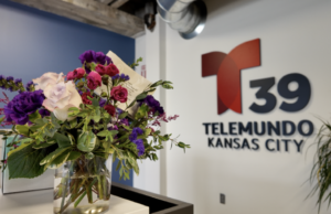 KC muestra apoyo después de la muerte de Telemundo Kansas City Sports Reporter