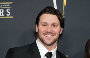 Josh Allen gana el premio MVP sobre Lamar Jackson