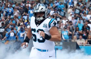 Fecha nula de Panthers Ol Austin Corbett El contrato de marzo se trasladó a marzo