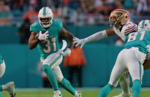 Los delfines informan a Raheem Mostert que planean liberarlo