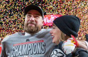 Travis Kelce regresará a Chiefs en 2025
