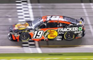 Alineaciones iniciales para carreras de calificación de duelo de Daytona 500