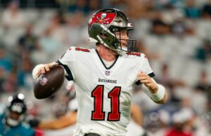 Jaguars vuelve a firmar a John Wolford, Louis Rees-Zammit