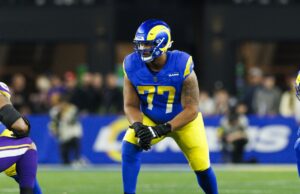 Alaric Jackson acepta una extensión de tres años con Rams