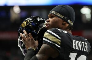 Andrew Berry: Travis Hunter puede jugar en ambos sentidos, pero primero lo vemos como receptor