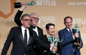 El elenco de 'Conctafave' celebra con Timothée Chalamet y Ariana Grande después de la victoria de los premios Big Sag Sag