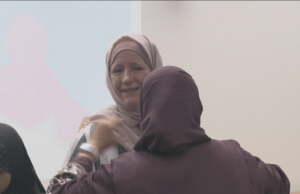 La celebración del Día Mundial del hijab comparte cultura con familias de metro